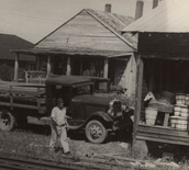 Peach loading dock Alto July 1938